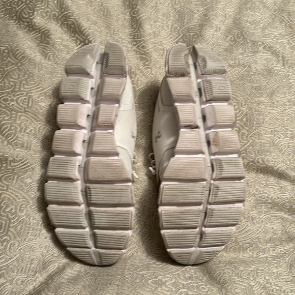 On Cloud 5 Shoes - Picture 7 of 8